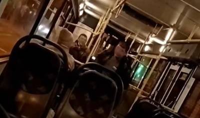 Пьяный тюменец, матерясь, распылил перцовый баллончик в автобусе маршрута № 1