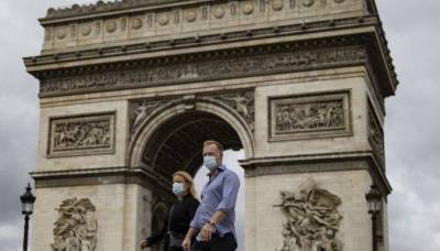 Франция стала первой страной ЕС, использующей ковид-сертификаты для путешественников