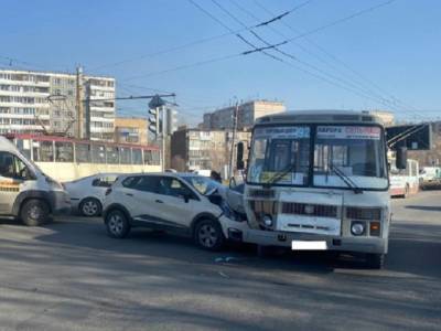 В Челябинске в ДТП с ПАЗиком пострадал пятилетний ребенок