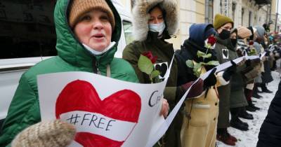 Акции в поддержку Навального: в России задержали почти две тысячи человек