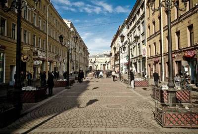 Почти половина россиян хотят, чтобы по работе их отправляли в Петербург