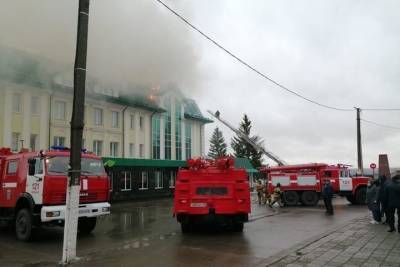 Гостиницу в Татарстане эвакуировали из-за пожара