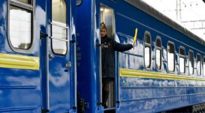 На Буковине возобновляют движение поездов
