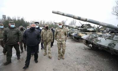 Аваков проинспектировал подразделения МВД в зоне ООС в Мариуполе