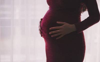 Выплаты беременным женщинам составят до 12 тысяч рублей в месяц