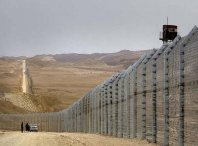 Военные Израиля застрелили на границе с Египтом водителя «подозрительной» машины