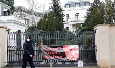 Власти Чехии пригрозили России высылкой из страны 60 дипломатов