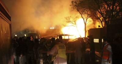 В Пакистане четыре человека погибли от взрыва у люксового отеля, где останавливался посол Китая (2 фото)