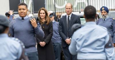С улыбкой на лице: Кейт Миддлтон впервые появилась на публике после похорон принца Филиппа