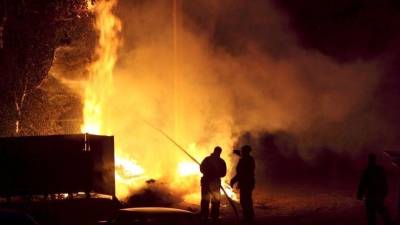 Природный пожар уничтожил деревню в Архангельской области