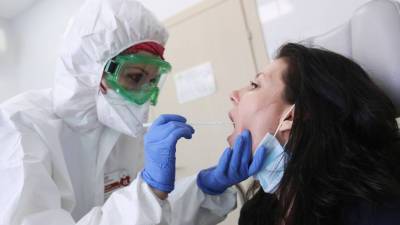 За сутки в России выявлено 8996 случаев коронавируса