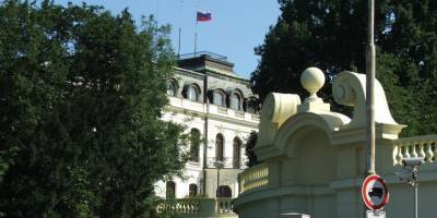 Чехия готова выслать 60 российских дипломатов