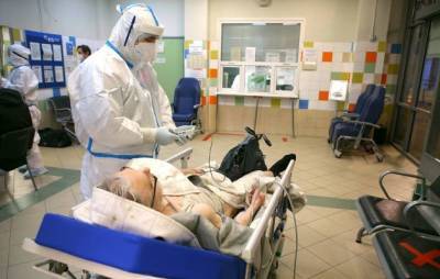 В России за сутки выявлено 8 996 новых заразившихся коронавирусом