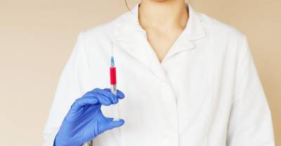 СМИ сообщили о желании ЕК подать в суд на производителя вакцин AstraZeneca