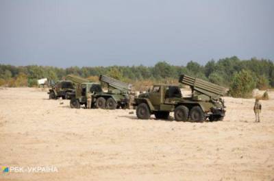 Боевики размещают "Грады" за линиями отвода на Донбассе
