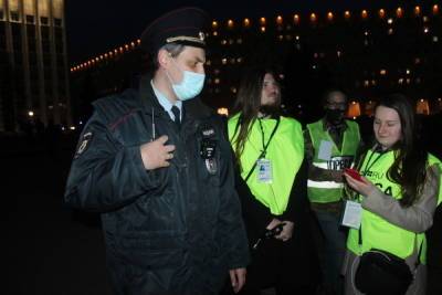 На прошедшей вчера в Архангельске акции протеста не все журналисты соблюли дресс-код