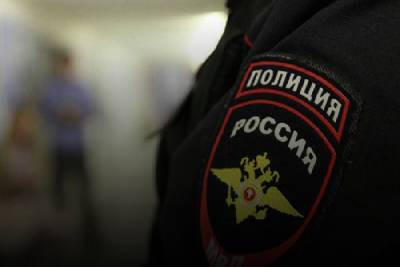 В Смоленске полицейские проводят проверку по факту работы «наливайки» в многоквартирном доме