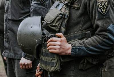 На Донбассе под обстрелом погиб украинский военный