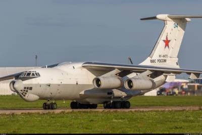 В ОАК отрицают аварийную посадку военного самолета-заправщика в Жуковском
