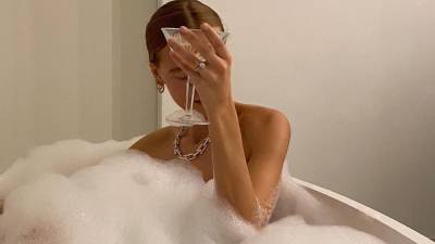 Для расслабления и улучшения состояния кожи: с чем полезно принимать ванну