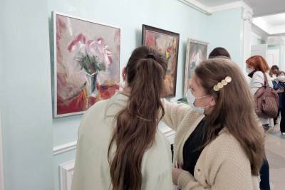 В галерее «Униона» открылась выставка липецкого художника-экспериментатора