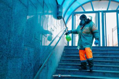 В Чебоксарах возобновили ежедневную дезинфекцию подземных переходов и остановок