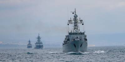 На учениях в Крыму задействованы 10 тыс. военнослужащих и 40 боевых кораблей