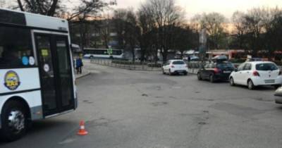 В Калининграде на Киевской в автобусе упала коляска с годовалым ребёнком