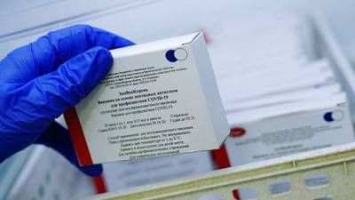 Новую партию вакцины «ЭпиВакКорона» доставили в Новосибирскую область