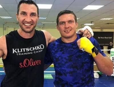 Усик и Кличко сошлись в ринге: чем закончился бой