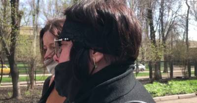 "Называла свиньей необразованной": мама школьницы, которая совершила самоубийство в Запорожье, рассказала о конфликте с учителем