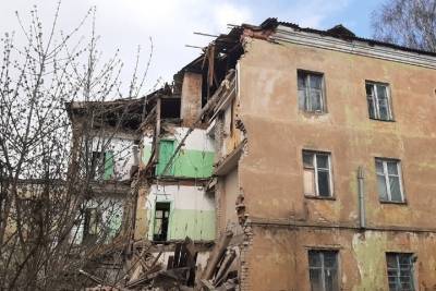В общежитии в Тверской области обрушилась стена