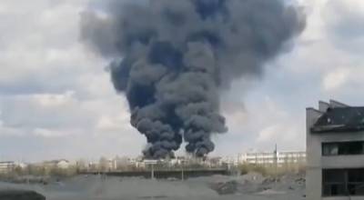 В Рубежном масштабный пожар на территории воинской части: вспыхнул бензовоз ВСУ