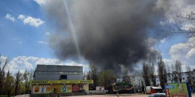 В Луганской области на территории воинской части загорелся бензовоз — фото, видео