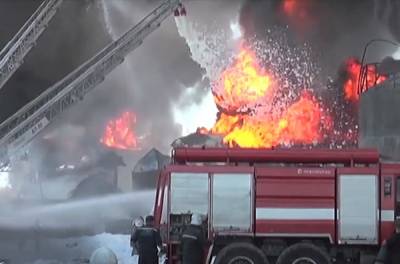 Згорів пасажирський вагон потяга Укрзалізниці, рятувальники зробили все можливе