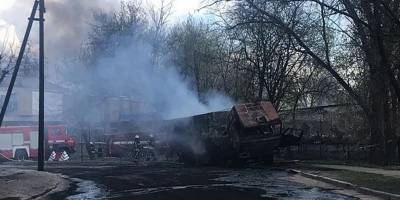 Пожар в Рубежном сегодня 22 апреля – в воинской части горел бензовоз – фото и видео - ТЕЛЕГРАФ