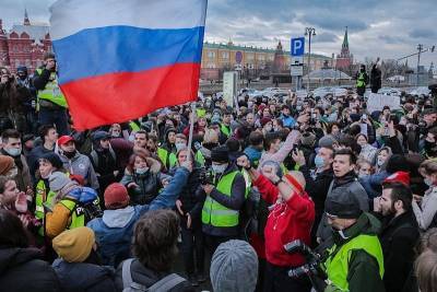 "Свободу Навальному", жена Юля, фрики: самые яркие фото митинга 21 апреля в Москве