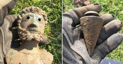 Бюст императора и строительный отвес: британские кладоискатели нашли тайник с древнеримскими артефактами