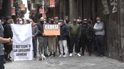 Отчаяние ремесленников с улицы Сан-Грегорио-Армено в Неаполе