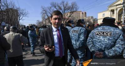 Никол Пашинян - Арман Абовян - В Сюнике задержаны 16 человек: один уверяет, что его избили - ru.armeniasputnik.am