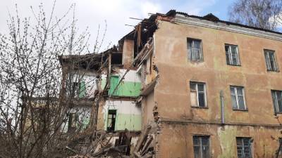 СК начал проверку после обрушения общежития в Ржеве Тверской области
