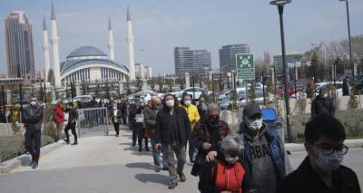 В Турции объявлен трехдневный круглосуточный "комендантский час"
