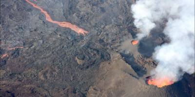 Два туриста погибли во время извержения вулкана на острове в Индийском океане