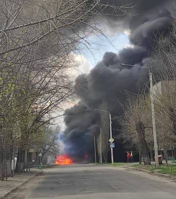 Петров и Боширов ни при чём: В Донбассе горит воинская часть...