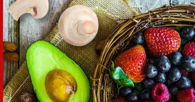 Авокадо, грибы и ягоды: основные продукты, которые нужно есть каждый день для здоровья