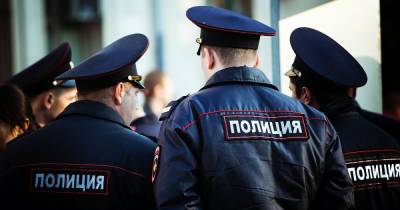 В Москве за вымогательство задержали троих полицейских