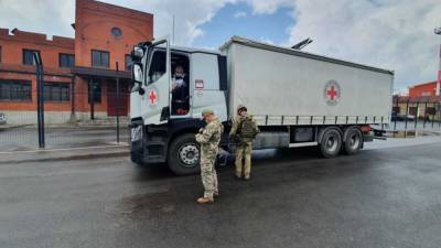 19 грузовиков с гуманитаркой: Красный Крест передал помощь на оккупированные территории