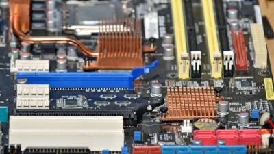 Началось производство первых российских материнских плат на чипсете AMD B450
