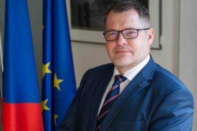 Посол Чехии заявил, что продолжает работу в Москве