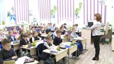 В Минтруде ответили на вопрос, кто из школьников может не получить 10 000 рублей